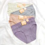 شورت کبریتی نخی خالخالی در رنگبندی جذاب